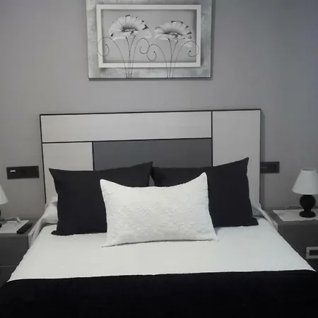 Pension Las Catedrales Рибадео